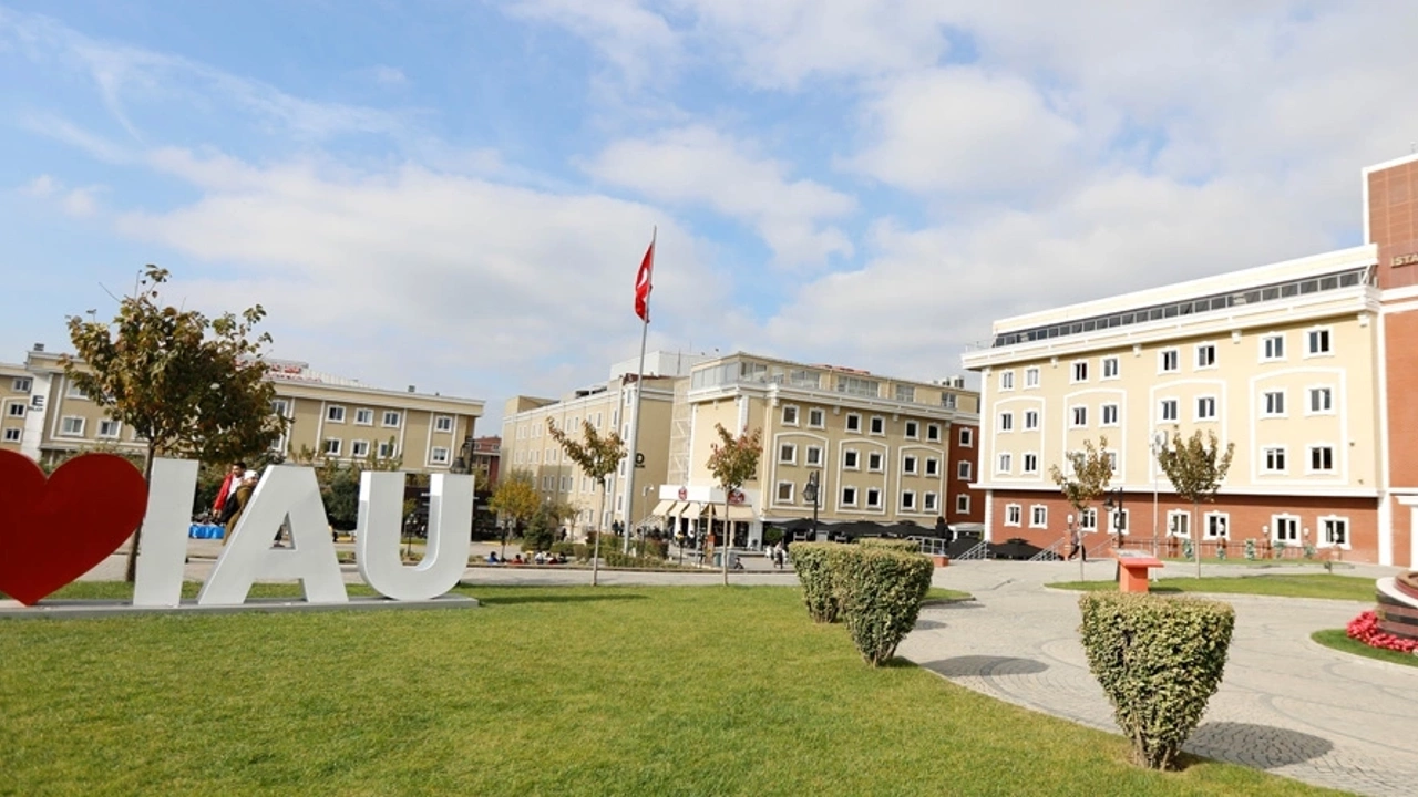 İstanbul Aydın Üniversitesi